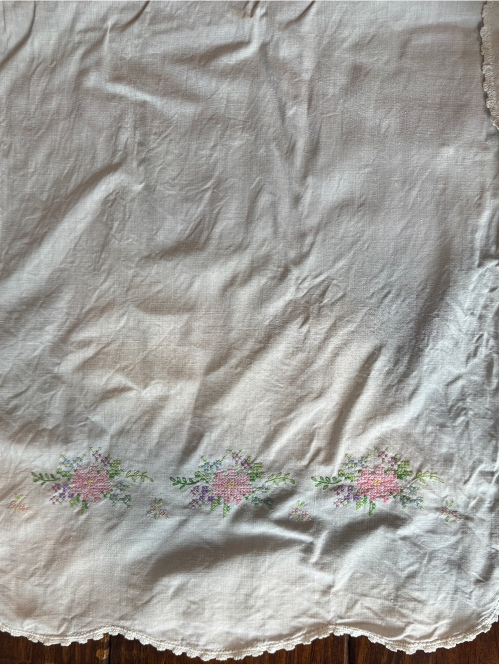 Vintage White Table Runner with Pink Floral Cross-Stitch Embroidery 37”x17”